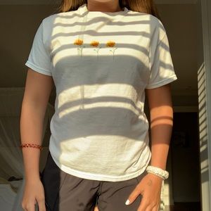 Brandy Melville embroidered flower tee